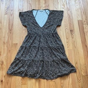 Never worn Urban Outfitters V-neck dress - Med.